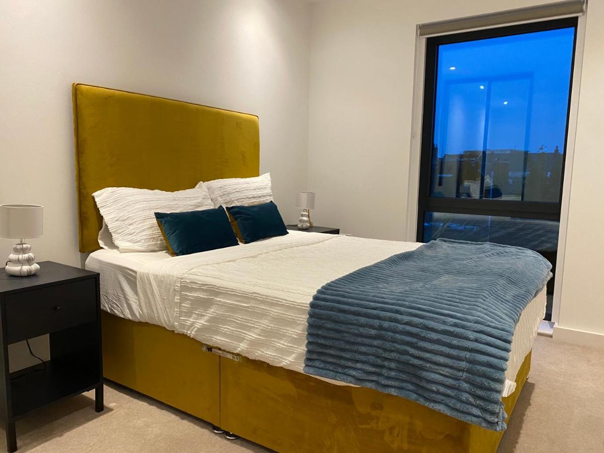 Triple T Homes Cosy 2 Bedroom Apartment With Balcony Илфорд Экстерьер фото