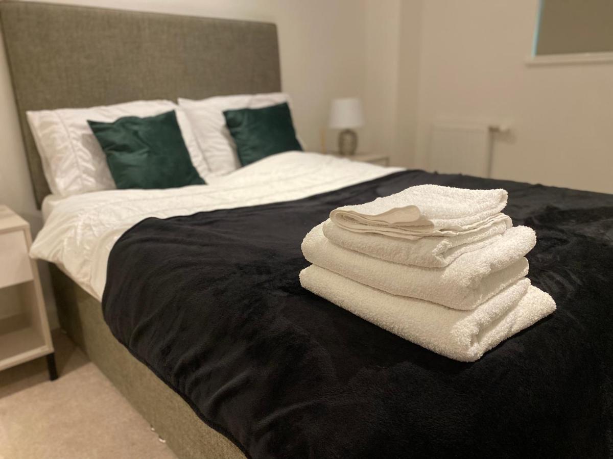 Triple T Homes Cosy 2 Bedroom Apartment With Balcony Илфорд Экстерьер фото